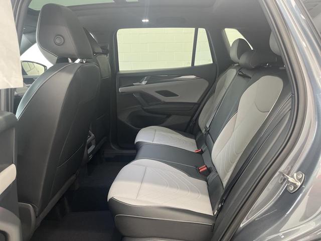 Photo of 2025 Platinum Gray Metallic Volkswagen Tiguan