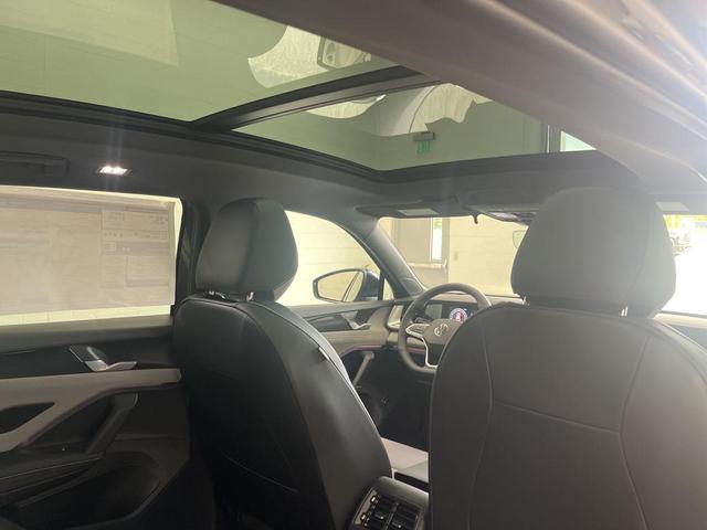 Photo of 2025 Platinum Gray Metallic Volkswagen Tiguan