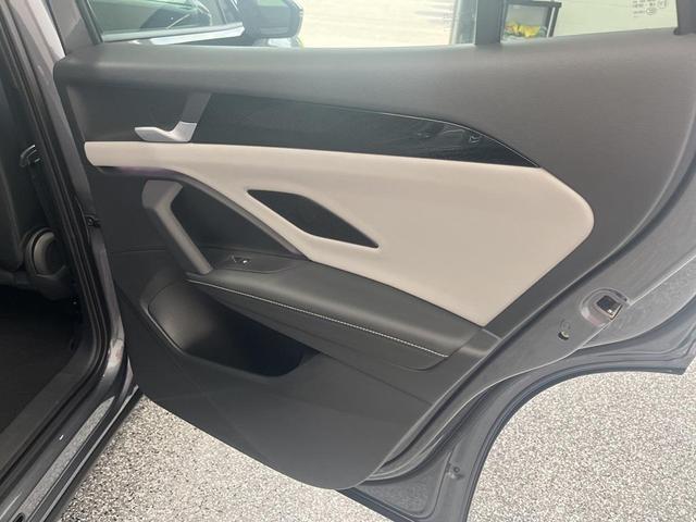 Photo of 2025 Platinum Gray Metallic Volkswagen Tiguan