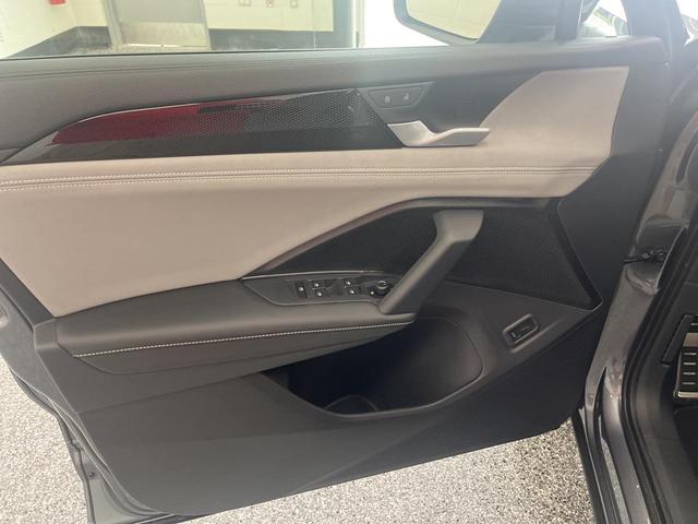 Photo of 2025 Platinum Gray Metallic Volkswagen Tiguan