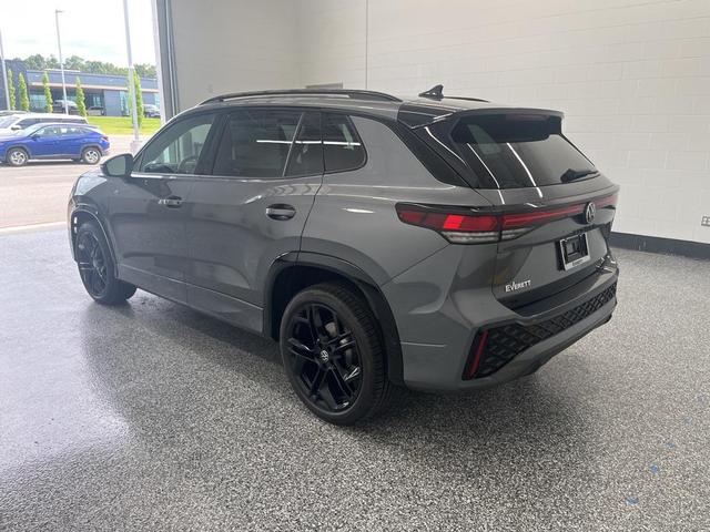 Photo of 2025 Platinum Gray Metallic Volkswagen Tiguan