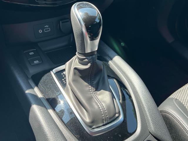 Photo of 2022 Brilliant Silver Metallic Nissan Rogue Sport