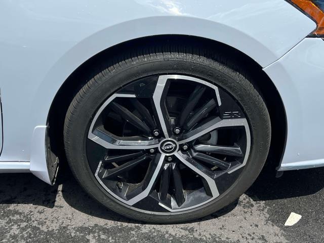 Photo of 2023 Gray Sky Pearl Nissan Altima