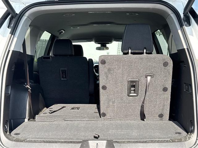 Photo of 2023 Summit White GMC Acadia