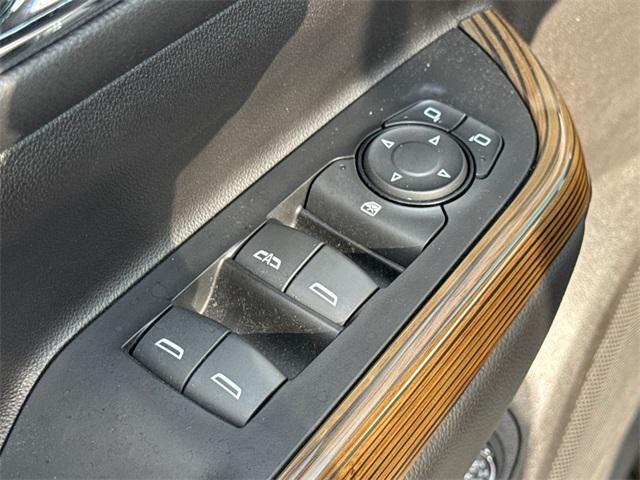 Photo of 2023 Summit White GMC Acadia