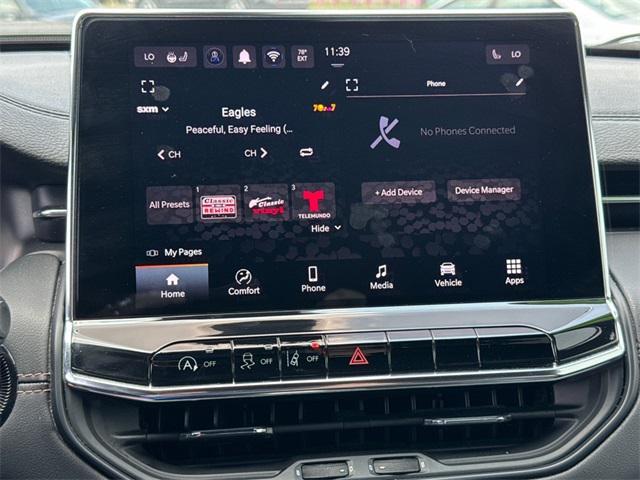 Photo of 2022 Redline Pearlcoat Jeep Compass