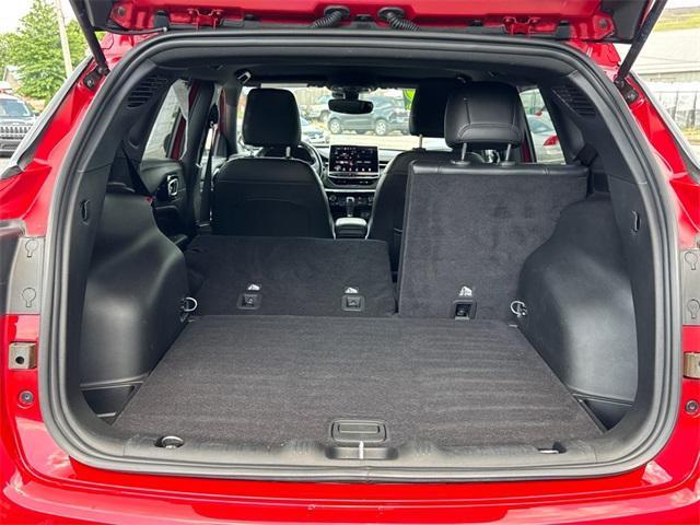 Photo of 2022 Redline Pearlcoat Jeep Compass