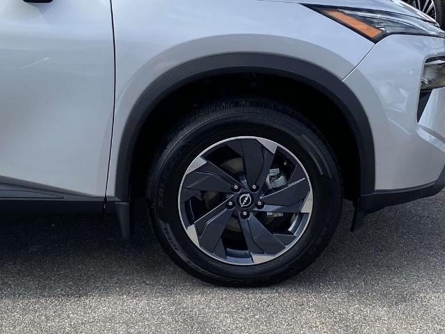 Photo of 2024 Brilliant Silver Metallic Nissan Rogue