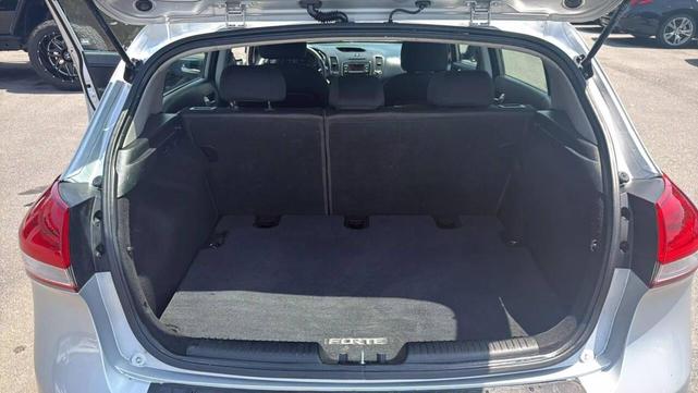 Photo of 2017 Silky Silver Kia Forte