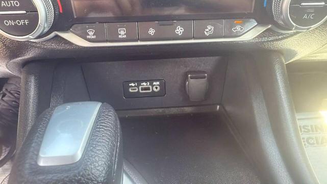 Photo of 2023 Super Black Nissan Sentra
