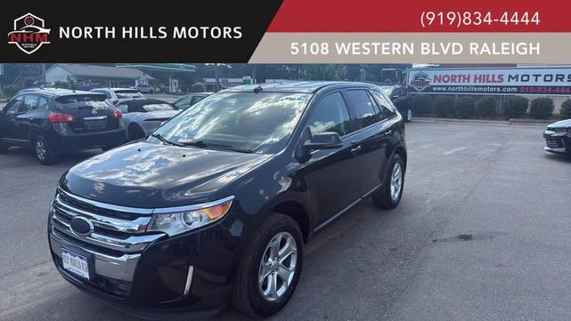 Photo of 2013 Tuxedo Black Metallic Ford Edge