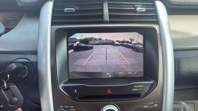 Photo of 2013 Tuxedo Black Metallic Ford Edge