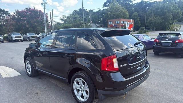 Photo of 2013 Tuxedo Black Metallic Ford Edge