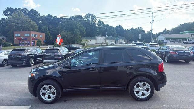 Photo of 2013 Tuxedo Black Metallic Ford Edge