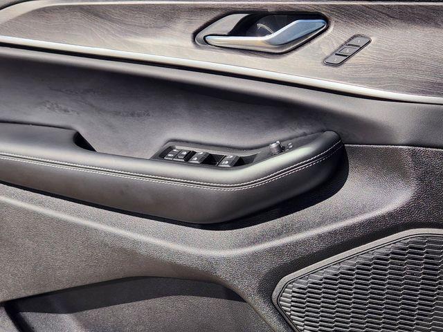 Photo of 2025 Diamond Black Jeep Grand Cherokee L