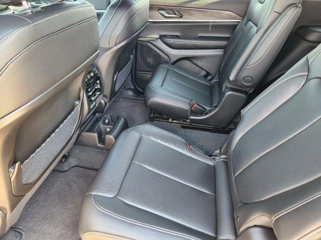 Photo of 2025 Diamond Black Jeep Grand Cherokee L