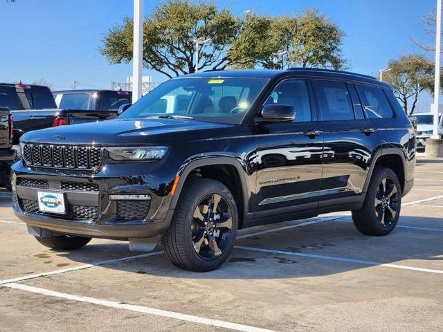 Photo of 2025 Diamond Black Jeep Grand Cherokee L