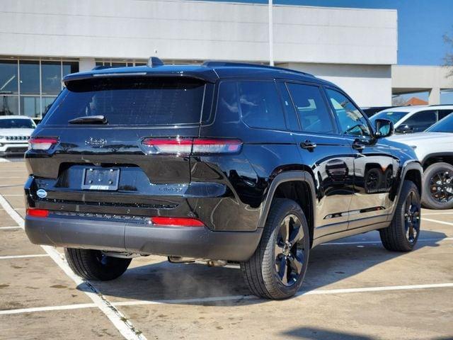 Photo of 2025 Diamond Black Jeep Grand Cherokee L