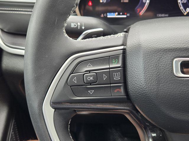 Photo of 2023 Bright White Clearcoat Jeep Grand Cherokee