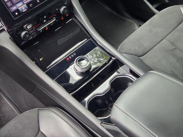 Photo of 2023 Bright White Clearcoat Jeep Grand Cherokee