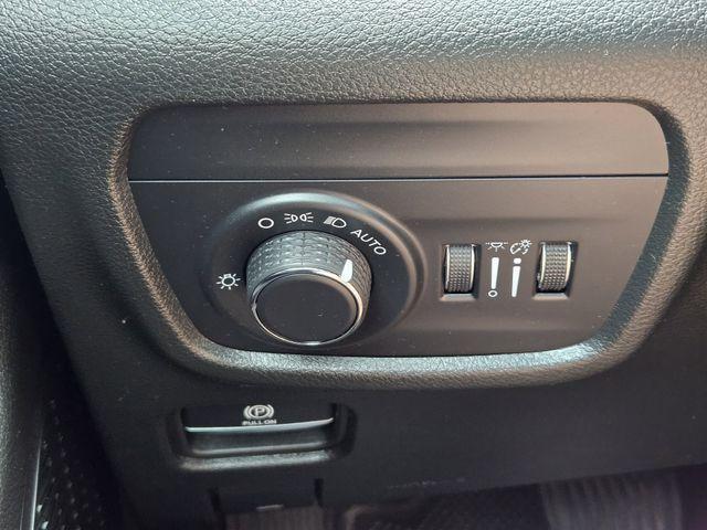 Photo of 2023 Bright White Clearcoat Jeep Grand Cherokee