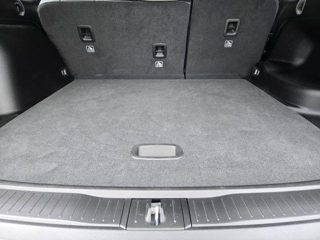 Photo of 2023 Bright White Clearcoat Jeep Grand Cherokee