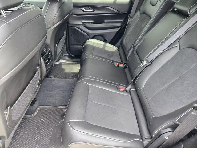 Photo of 2023 Bright White Clearcoat Jeep Grand Cherokee