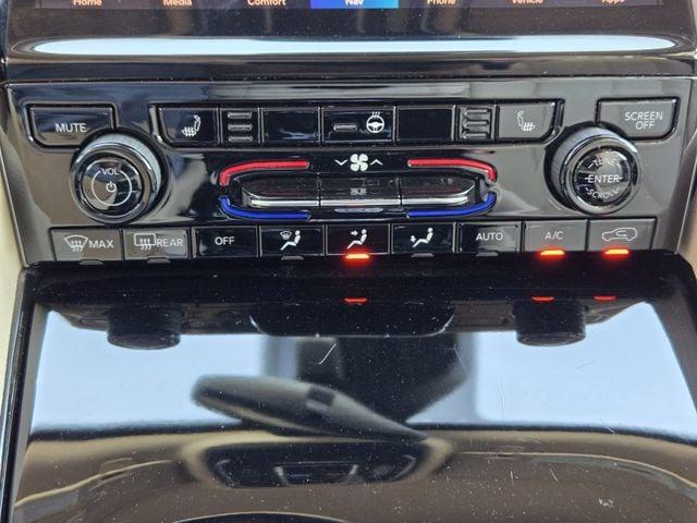 Photo of 2021 Diamond Black Jeep Grand Cherokee L