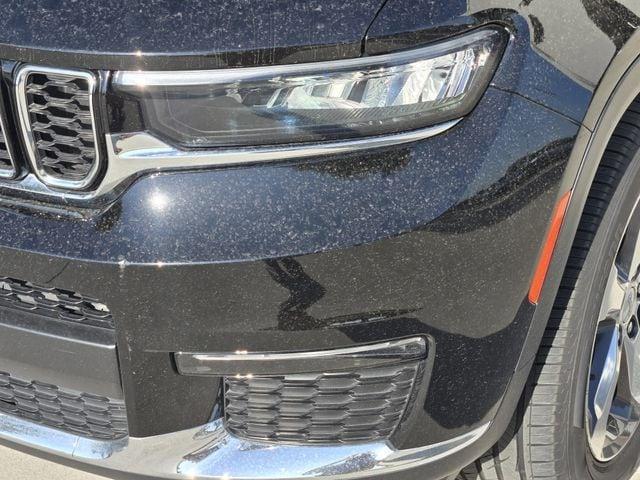 Photo of 2021 Diamond Black Jeep Grand Cherokee L