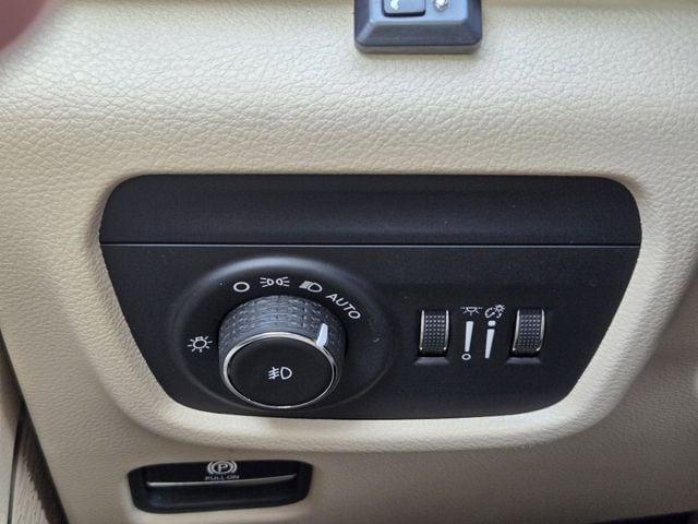 Photo of 2021 Diamond Black Jeep Grand Cherokee L