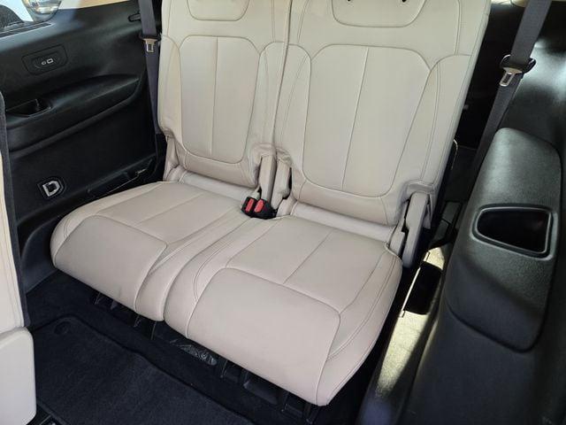 Photo of 2021 Diamond Black Jeep Grand Cherokee L