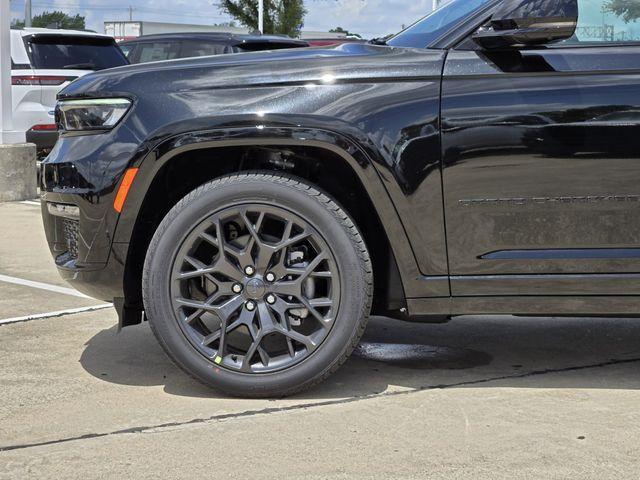 Photo of 2025 Diamond Black Jeep Grand Cherokee L