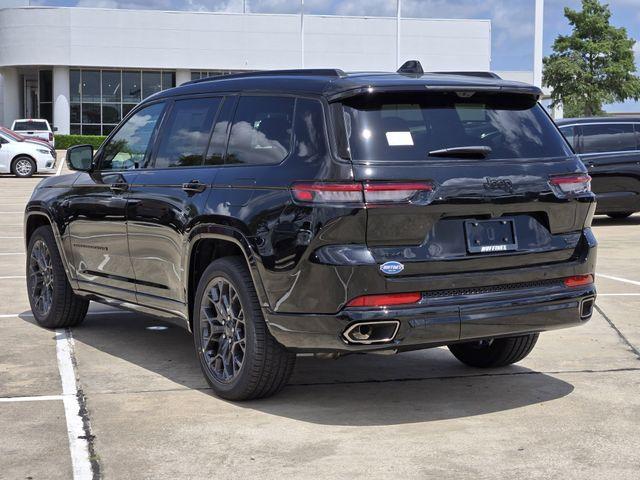Photo of 2025 Diamond Black Jeep Grand Cherokee L