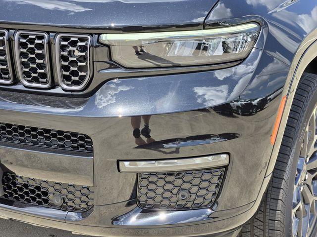 Photo of 2025 Diamond Black Jeep Grand Cherokee L