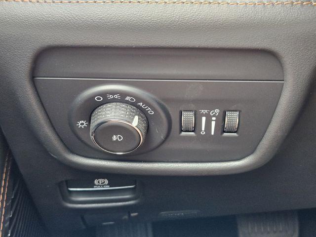 Photo of 2025 Diamond Black Jeep Grand Cherokee L