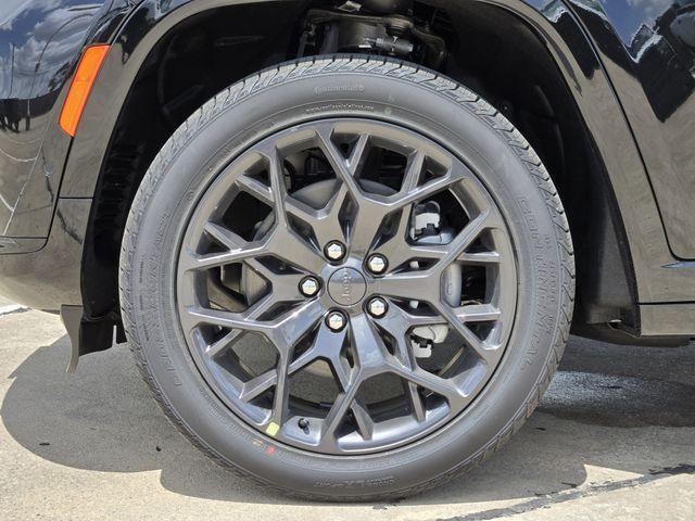 Photo of 2025 Diamond Black Jeep Grand Cherokee L