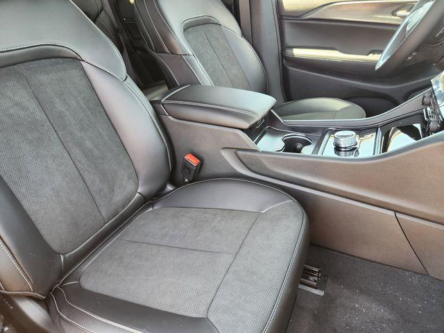 Photo of 2025 Diamond Black Jeep Grand Cherokee