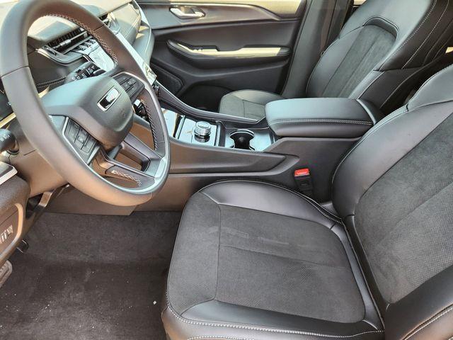 Photo of 2025 Diamond Black Jeep Grand Cherokee