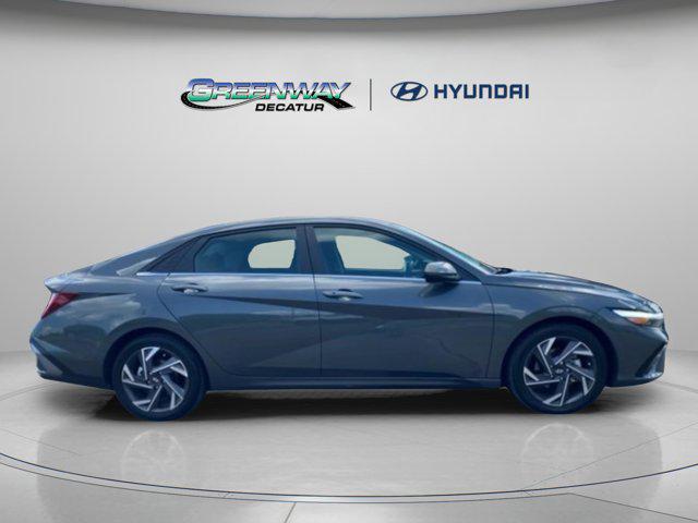 Photo of 2024 Amazon Gray Hyundai ELANTRA