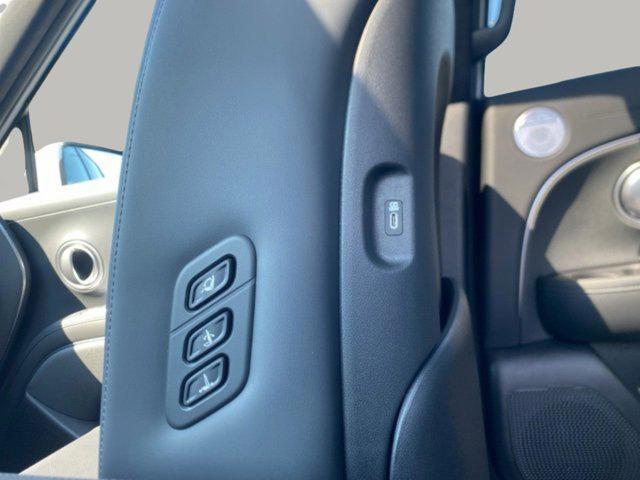 Photo of 2026 Creamy White Pearl Hyundai PALISADE