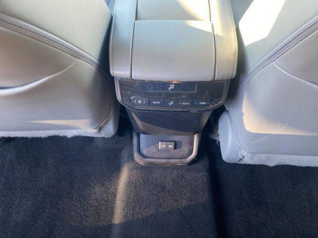 Photo of 2023 Midnight Black Metallic Toyota Highlander