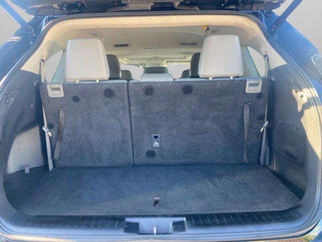 Photo of 2023 Midnight Black Metallic Toyota Highlander