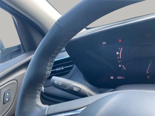 Photo of 2025 Summit White Buick Encore GX