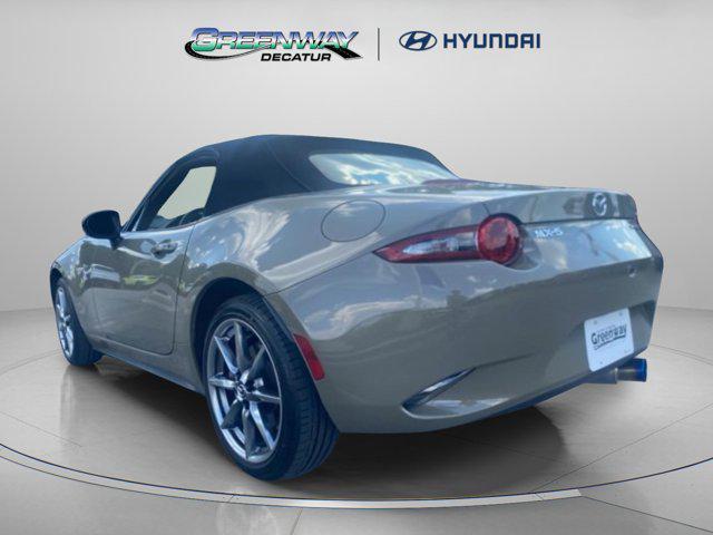 Photo of 2023 Zircon Sand Mazda MX-5 Miata