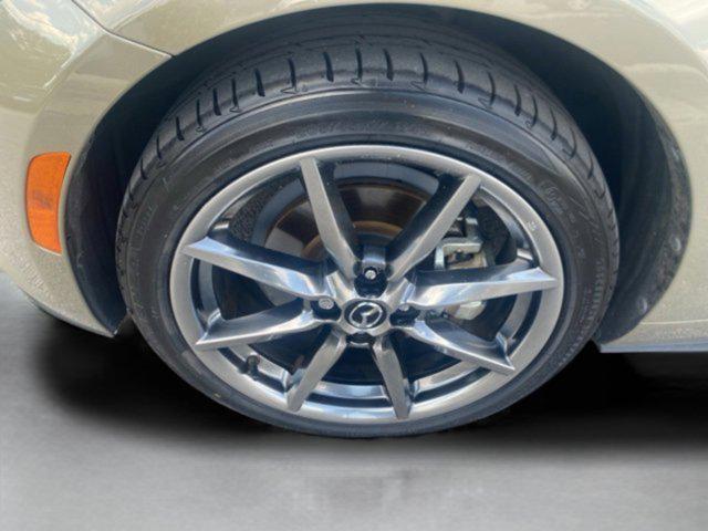 Photo of 2023 Zircon Sand Mazda MX-5 Miata