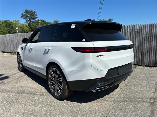 Photo of 2025 Fuji White Land Rover Range Rover Sport