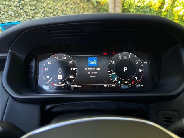 Photo of 2025 Fuji White Land Rover Discovery