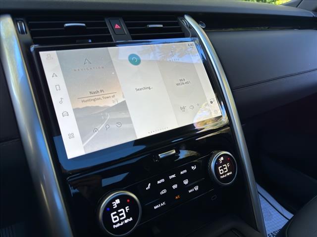Photo of 2025 Fuji White Land Rover Discovery