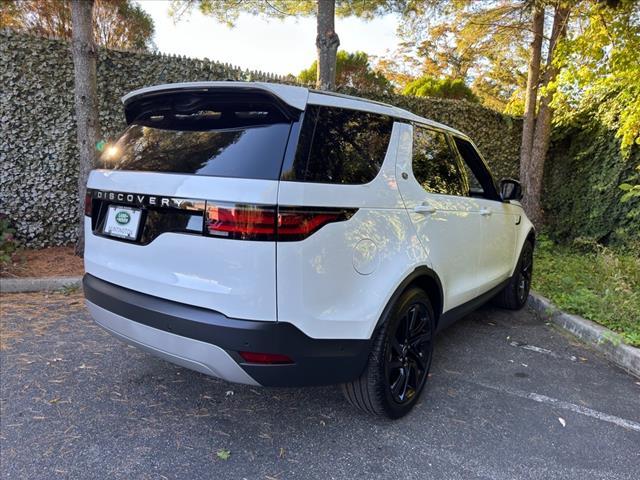 Photo of 2025 Fuji White Land Rover Discovery
