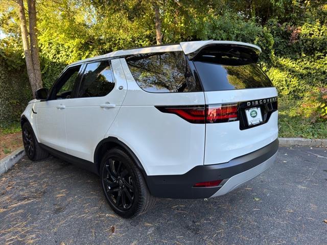 Photo of 2025 Fuji White Land Rover Discovery